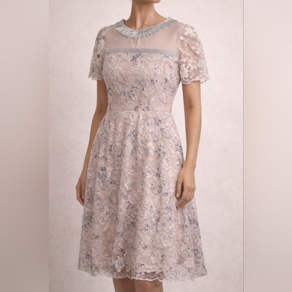 T Tahari Dresses & Skirts - T Tahari Floral Lace Dress Size 14 / Romantic Occasion Style